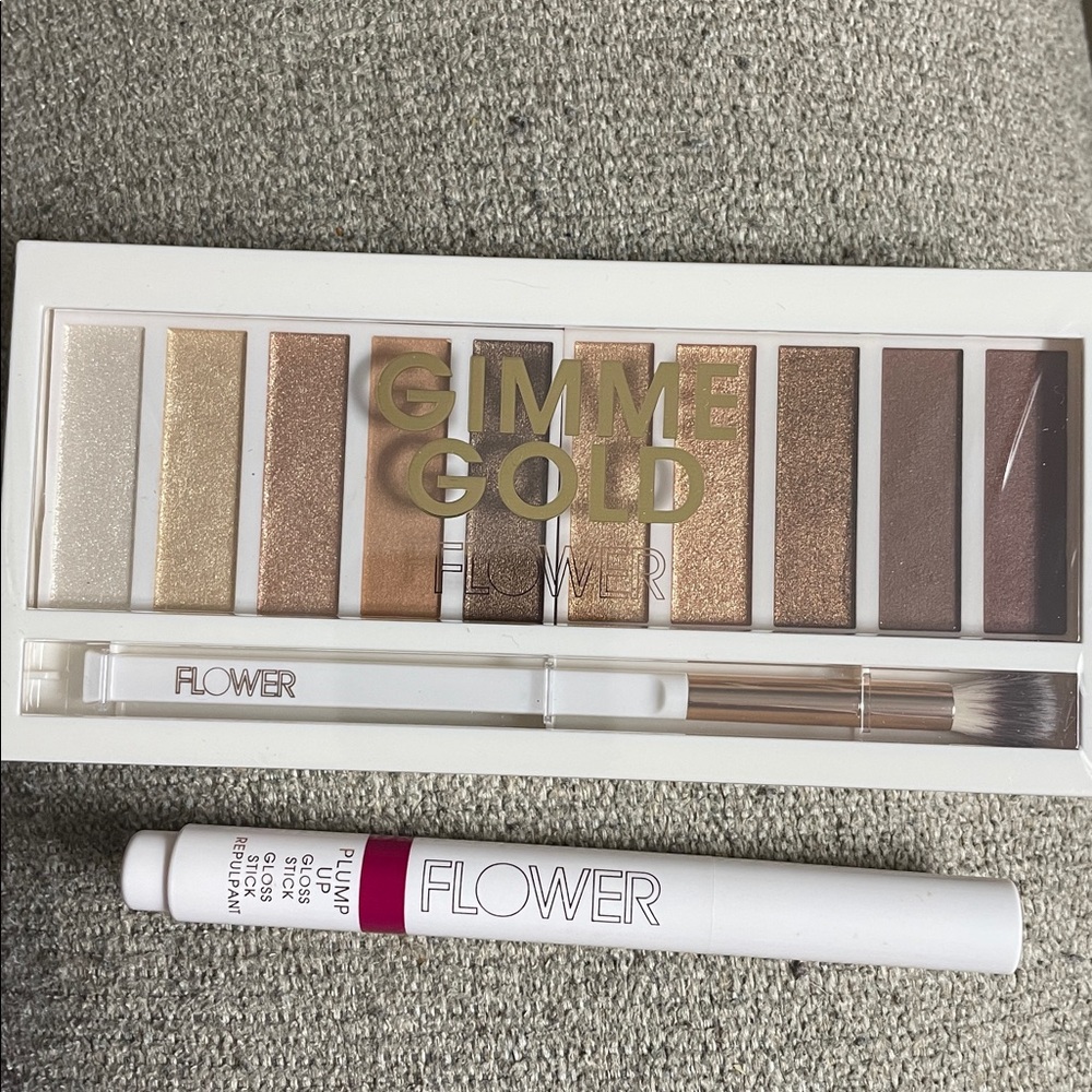 Gimme Gold Eyeshadow Palette and Lip Plumper Set NIP